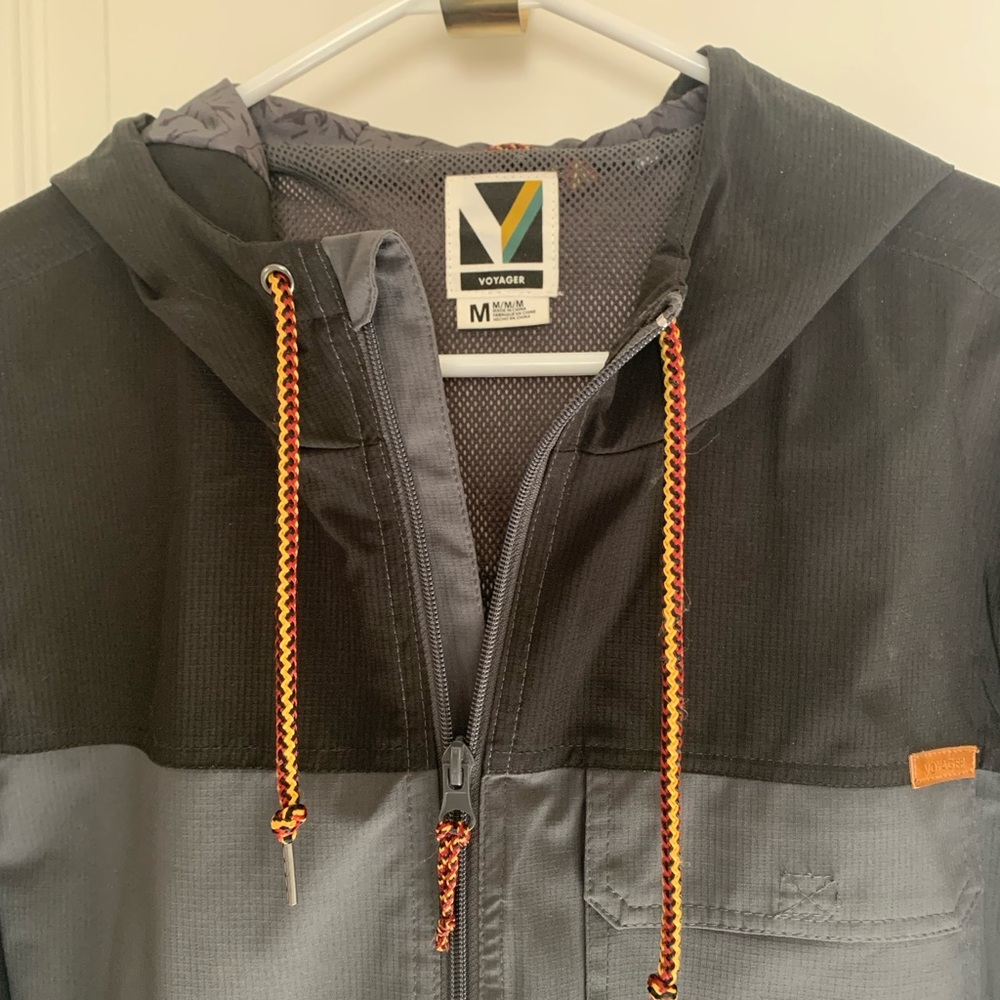 Voyager Medium Men's Black and Gray Hooded Jacket Full Zip - Picture 2 of 8